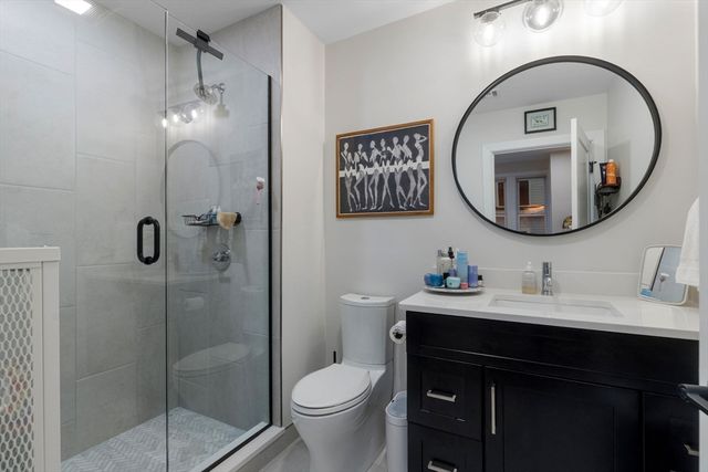 202 Maverick St 301, Boston, MA 02128