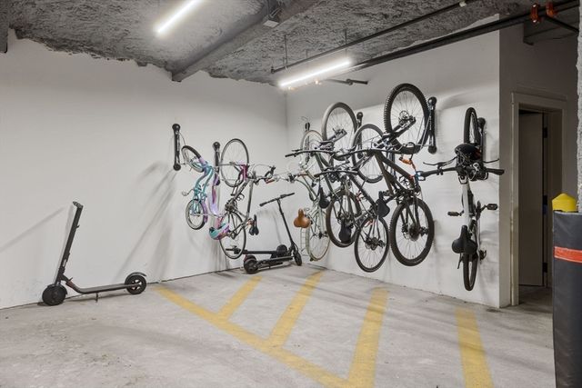 202 Maverick St 301, Boston, MA 02128