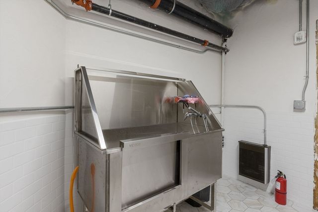 202 Maverick St 301, Boston, MA 02128