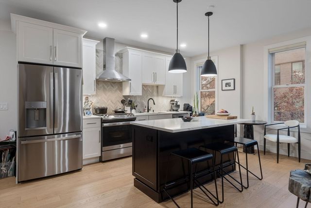 202 Maverick St 301, Boston, MA 02128