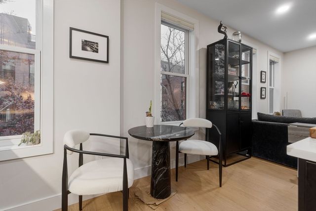 202 Maverick St 301, Boston, MA 02128