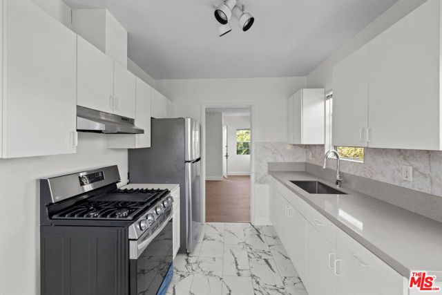 2528 Military Avenue, Los Angeles, CA 90064