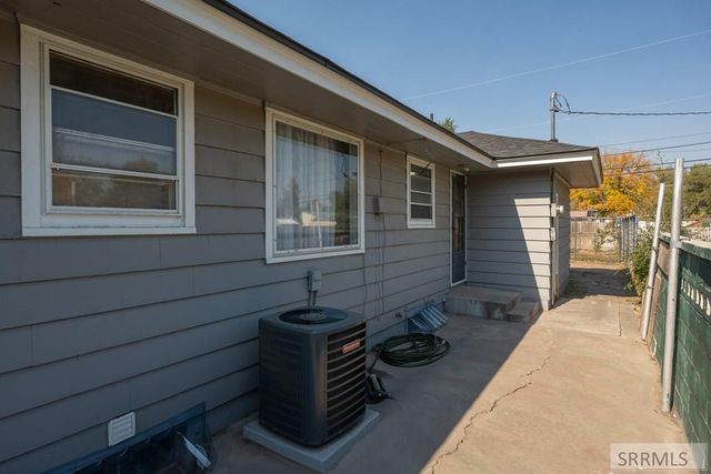 1675 S Higbee Avenue, Idaho Falls, ID 83404