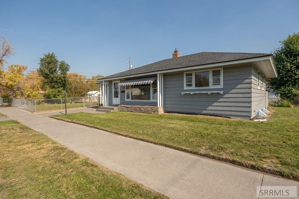 Image 2 of property listing at 1675 S Higbee Avenue, Idaho Falls, ID 83404