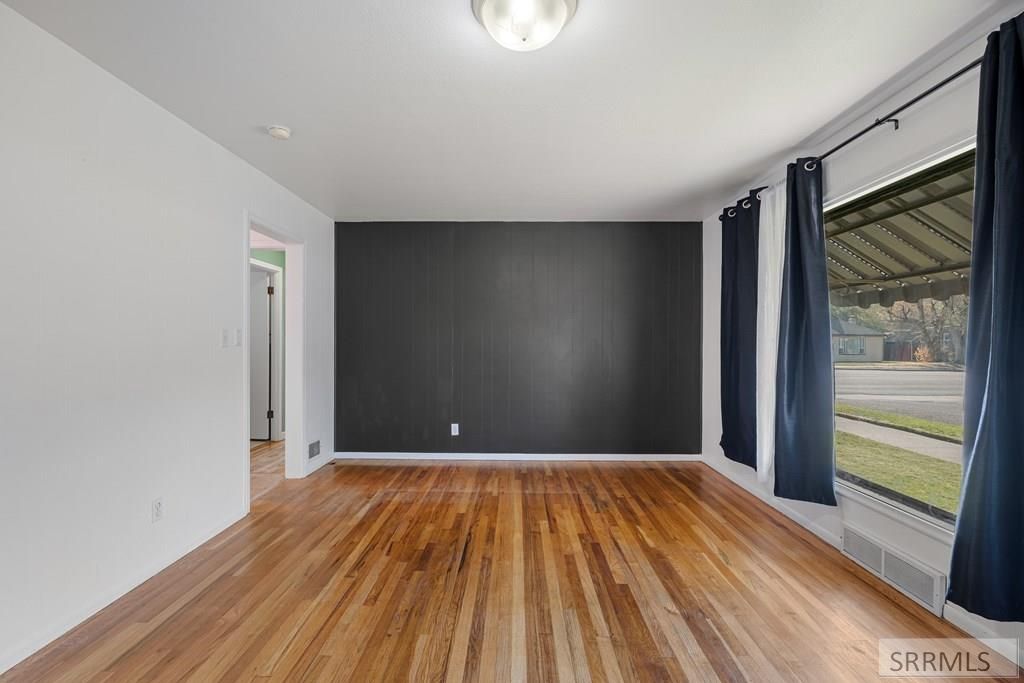 Image 4 of property listing at 1675 S Higbee Avenue, Idaho Falls, ID 83404