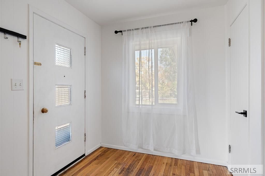 Image 5 of property listing at 1675 S Higbee Avenue, Idaho Falls, ID 83404