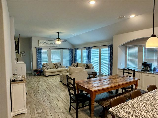 729 Oakleaf Drive, Midlothian, TX 76065