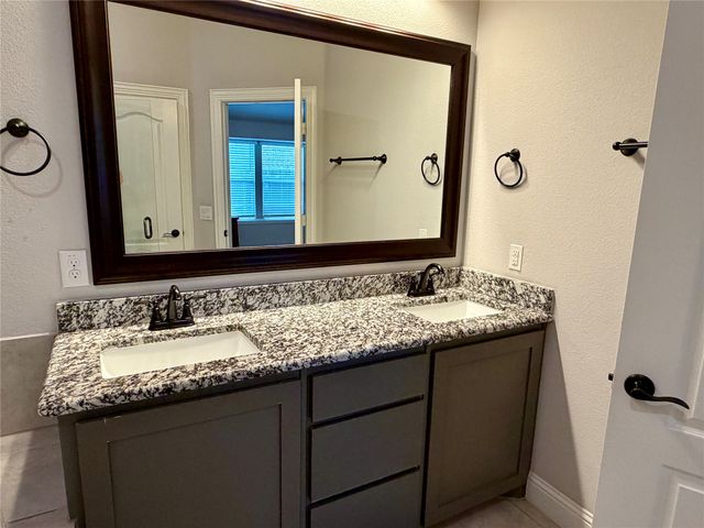 729 Oakleaf Drive, Midlothian, TX 76065