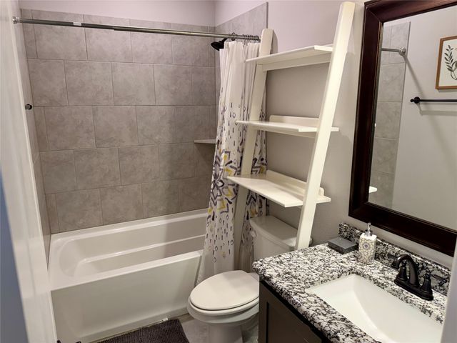 729 Oakleaf Drive, Midlothian, TX 76065