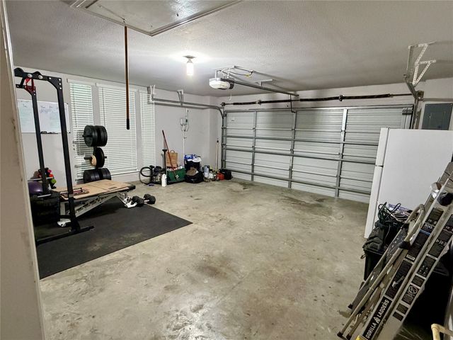 729 Oakleaf Drive, Midlothian, TX 76065