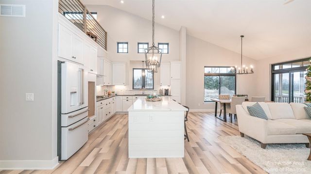 28 Black Cherry Lane, Saline, MI 48176