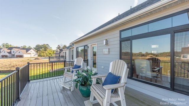 28 Black Cherry Lane, Saline, MI 48176