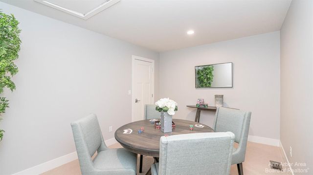 28 Black Cherry Lane, Saline, MI 48176