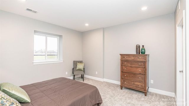 28 Black Cherry Lane, Saline, MI 48176