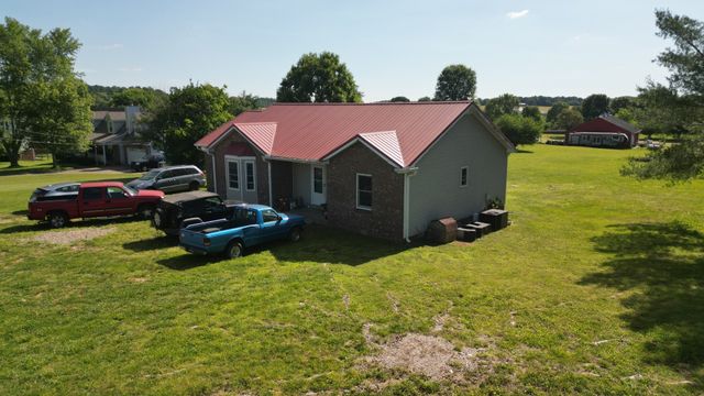 4009 Sawmill Rd, Woodlawn, TN 37191