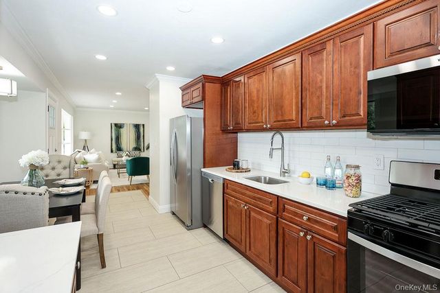 21 Dewey Road, Commack, NY 11725