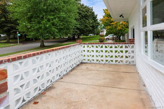 21 Dewey Road, Commack, NY 11725
