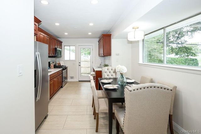 21 Dewey Road, Commack, NY 11725