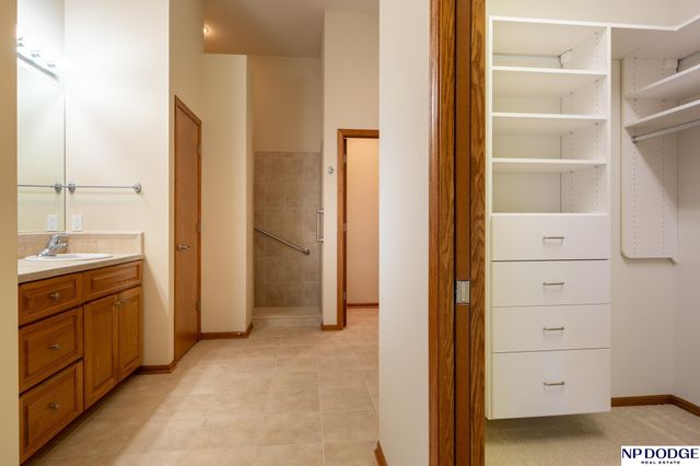 2242 Stone Creek Loop S, Lincoln, NE 68512