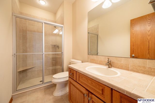 2242 Stone Creek Loop S, Lincoln, NE 68512