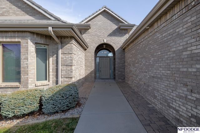 2242 Stone Creek Loop S, Lincoln, NE 68512