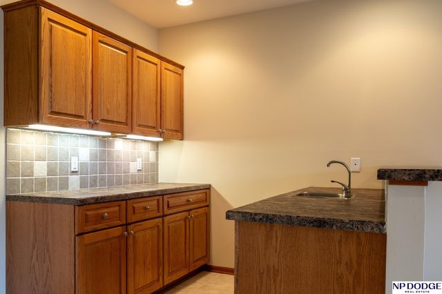 2242 Stone Creek Loop S, Lincoln, NE 68512