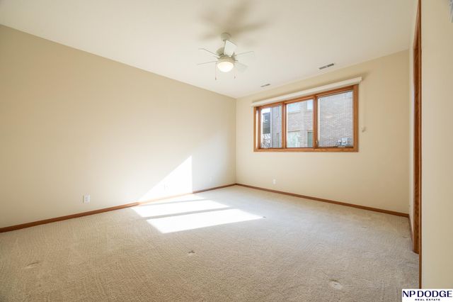 2242 Stone Creek Loop S, Lincoln, NE 68512