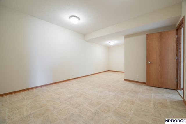 2242 Stone Creek Loop S, Lincoln, NE 68512