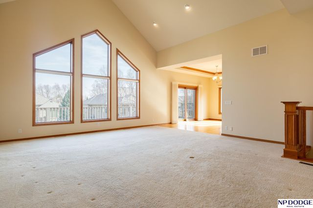 2242 Stone Creek Loop S, Lincoln, NE 68512