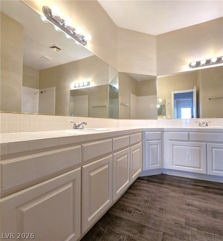 1445 Castle Crest Drive, Las Vegas, NV 89117