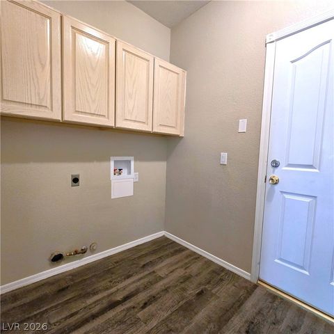 1445 Castle Crest Drive, Las Vegas, NV 89117
