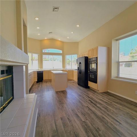 1445 Castle Crest Drive, Las Vegas, NV 89117