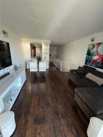 9220 Fontainebleau Blvd 508, Miami, FL 33172