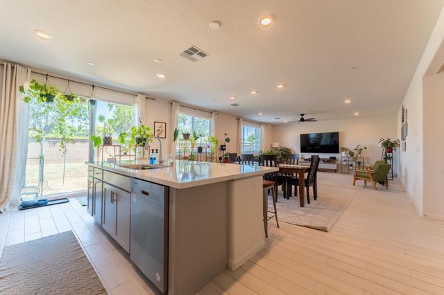 187 Cardini Ln, Lincoln, CA 95648