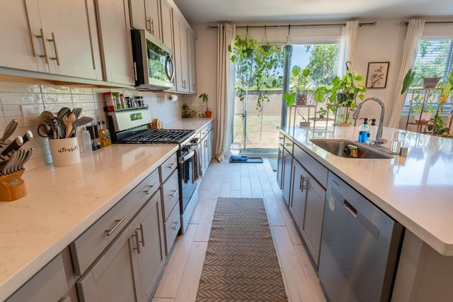 187 Cardini Ln, Lincoln, CA 95648