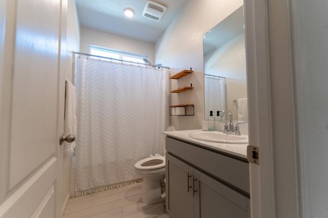 187 Cardini Ln, Lincoln, CA 95648