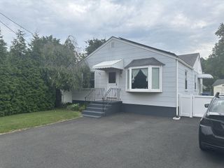 239 WASHINGTON ST, Fieldsboro, NJ 08505
