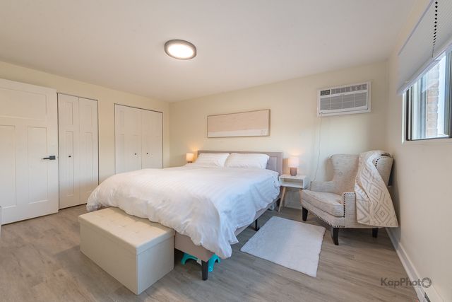 6612 W 64th Place 2W, Chicago, IL 60638