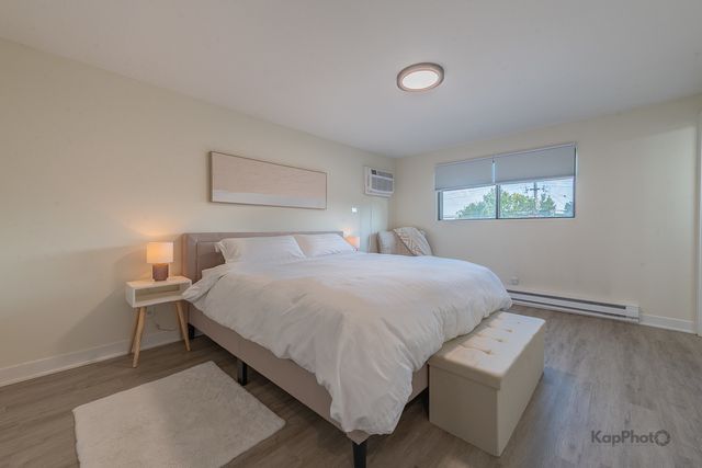 6612 W 64th Place 2W, Chicago, IL 60638