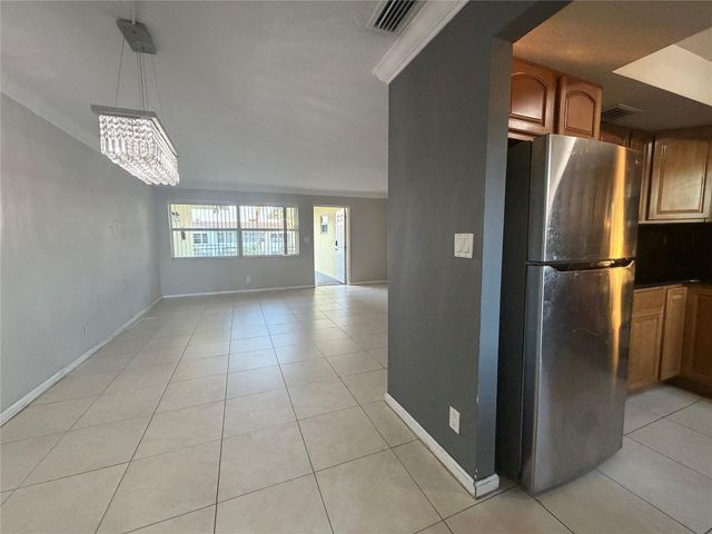 2110 NE 42nd Court E, Lighthouse Point, FL 33064