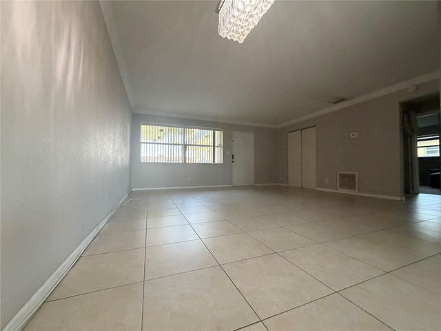 2110 NE 42nd Court E, Lighthouse Point, FL 33064