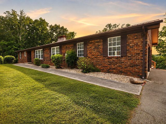 725 Oak Grove Road, Benton, TN 37307