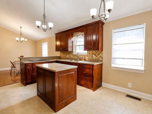 725 Oak Grove Road, Benton, TN 37307