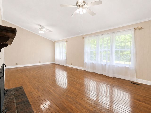 725 Oak Grove Road, Benton, TN 37307