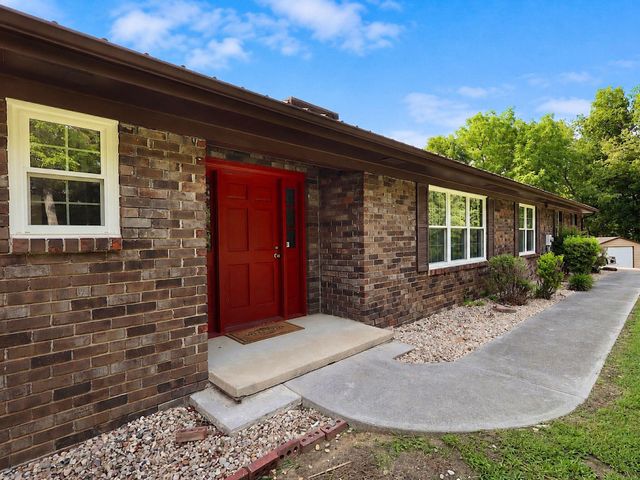 725 Oak Grove Road, Benton, TN 37307