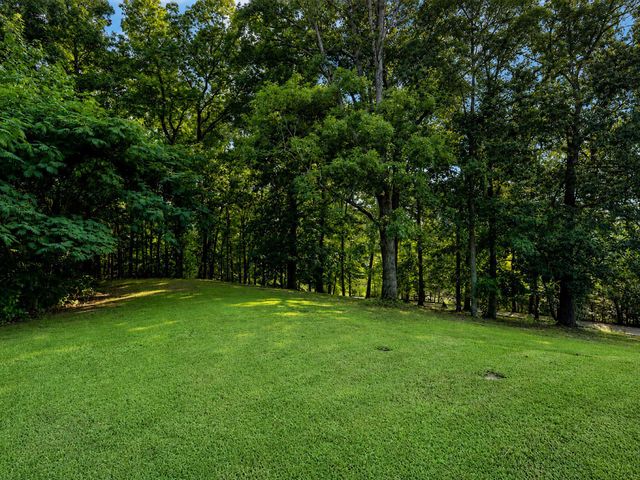 725 Oak Grove Road, Benton, TN 37307