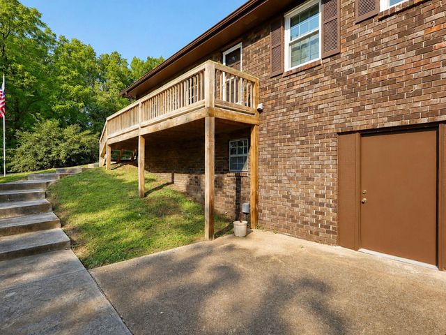 725 Oak Grove Road, Benton, TN 37307