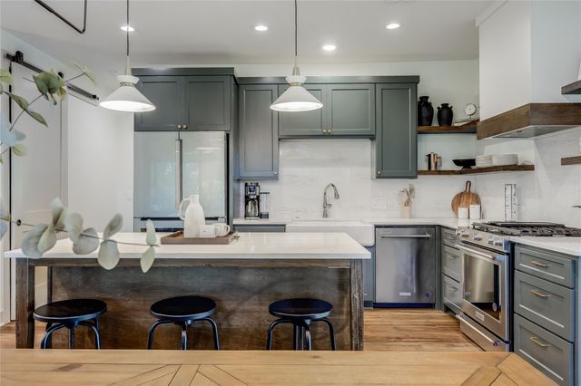 7601 Bar K Ranch RD, Lago Vista, TX 78645