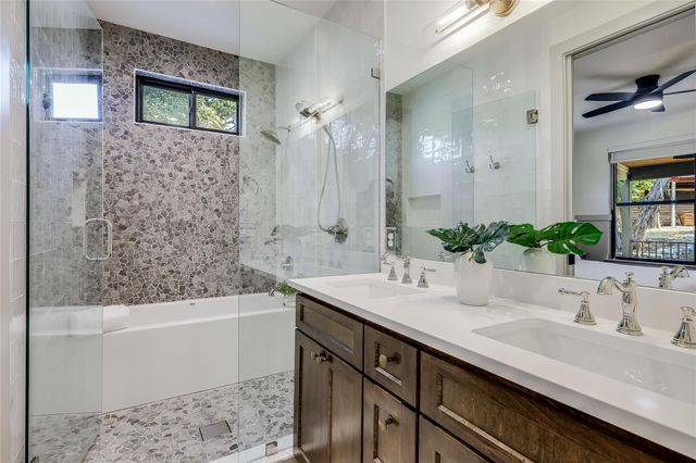 7601 Bar K Ranch RD, Lago Vista, TX 78645