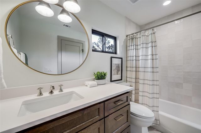 7601 Bar K Ranch RD, Lago Vista, TX 78645